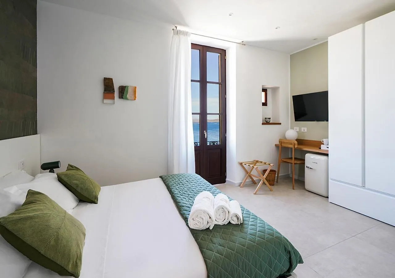 Pensión Hotel Ad Oriente La Maddalena